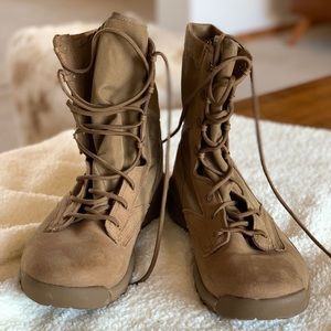 Nike Olive Green Leather Combat Boots/Booties